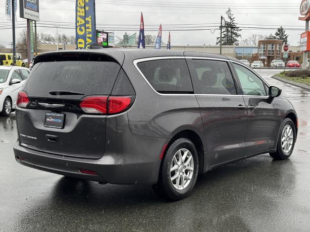 2023 Chrysler Grand Caravan SXT - 7 Seats, Dual A/C, Heated Seats&Door Mirrors image 6