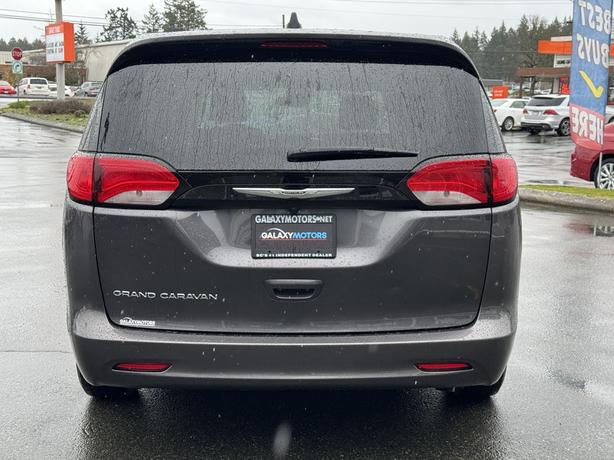 2023 Chrysler Grand Caravan SXT - 7 Seats, Dual A/C, Heated Seats&Door Mirrors image 7