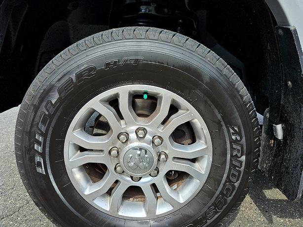 2015 Ram  3500 Laramie image 6