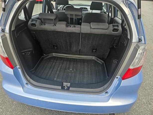 2009 Honda  Fit LX image 5