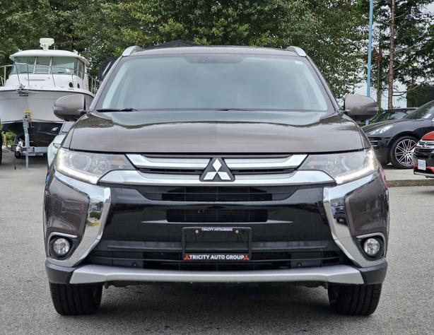 2017 Mitsubishi Outlander image 2