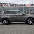 2017 Mitsubishi Outlander thumbnail image 4