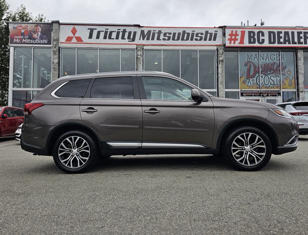 2017 Mitsubishi Outlander image 4