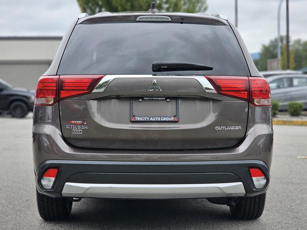2017 Mitsubishi Outlander image 6