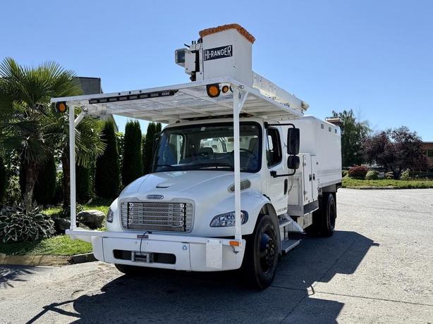 2010 Freightliner M2 106 Terex Diesel Bucket Truck with 11-Foot Dump (Air Brakes image 4