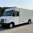 2012 Ford Econoline E450 Super Duty 16-Foot Cargo Step Van with Shelving thumbnail image 5