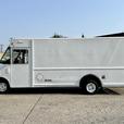 2012 Ford Econoline E450 Super Duty 16-Foot Cargo Step Van with Shelving thumbnail image 6