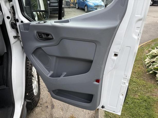 2017 Ford Transit XLT 8-Passenger Van 4X4 image 7