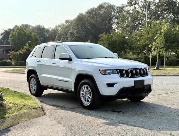 2020 Jeep Grand Cherokee Laredo 4x4 image 1