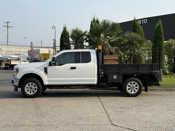 2021 Ford F-350 SD XLT 4X4 8-Foot Flat Deck Truck image 6