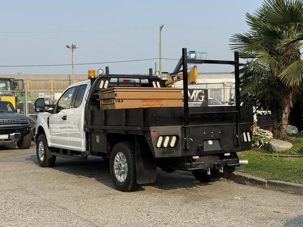 2021 Ford F-350 SD XLT 4X4 8-Foot Flat Deck Truck image 8