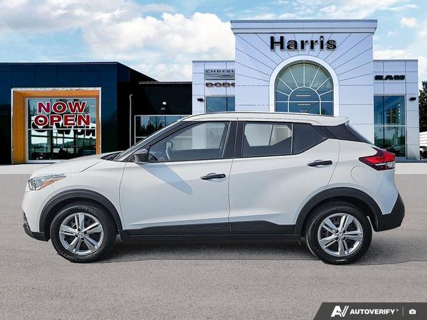 2020 Nissan Kicks S FWD Sport Utility | Back-Up Camera | One Owner! image 3