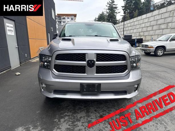 2019 RAM 1500 Classic Express 4x4 Crew Cab 5'7 Box | Back-Up Camera | Keyless En image 2