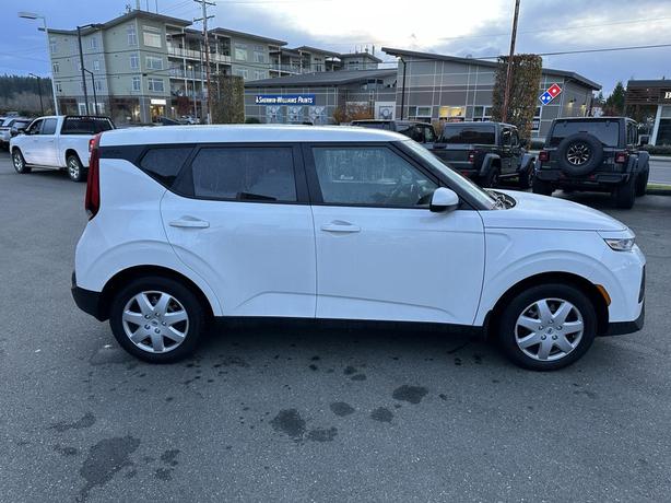 2021 Kia Soul LX image 7