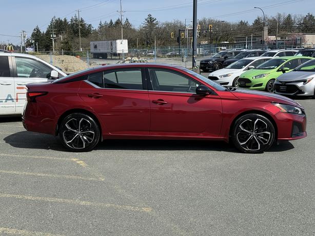 2023 Nissan Altima Premium - Wheels: 19" Sport Alloy & Dual Zone A/C image 5