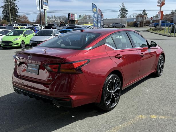 2023 Nissan Altima Premium - Wheels: 19" Sport Alloy & Dual Zone A/C image 6