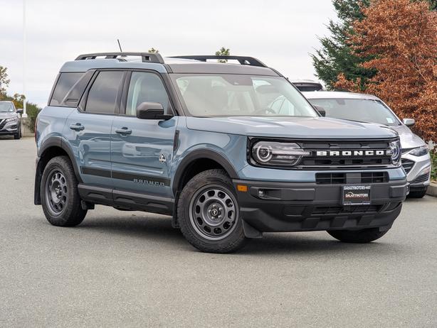 2023 Ford Bronco Sport Outer Banks - 4x4, Heated Seats, Navigation image 4