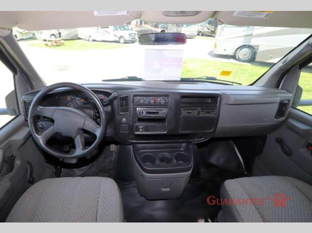 Used 2005 Forest River RV Sunseeker 2900 LTD image 8