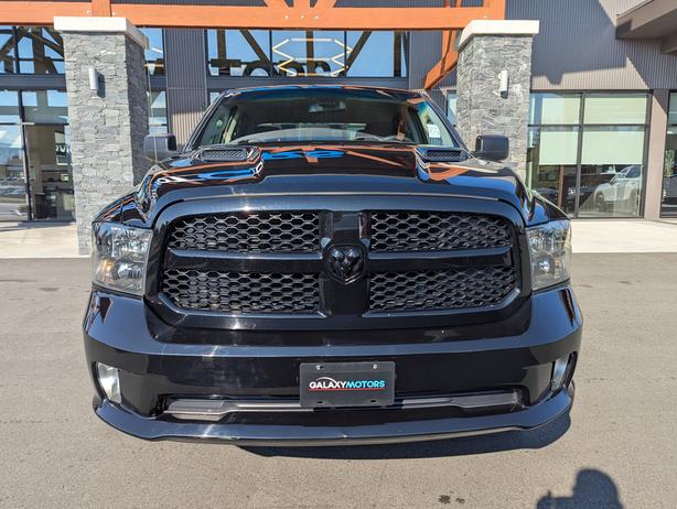 2020 Ram 1500 Classic Classic - 5.7L V8, Crew Cab, 5'7 Box, 4x4 image 3