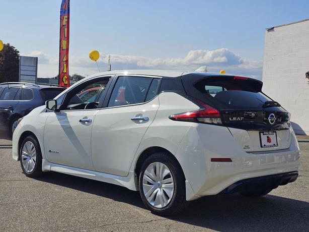 2019 Nissan LEAF S Hatchback image 4