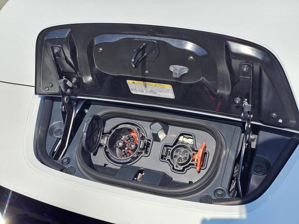 2019 Nissan LEAF S Hatchback image 6