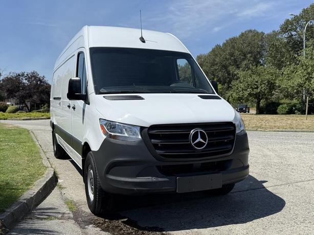 2019 Mercedes-Benz Sprinter 2500 High Roof Cargo Van Diesel 170-inch Wheelbase w image 2