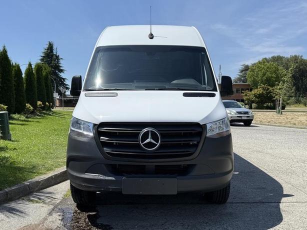2019 Mercedes-Benz Sprinter 2500 High Roof Cargo Van Diesel 170-inch Wheelbase w image 3