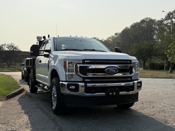 2021 Ford F-350 SD XLT 4X4 8-Foot Flat Deck Truck image 2