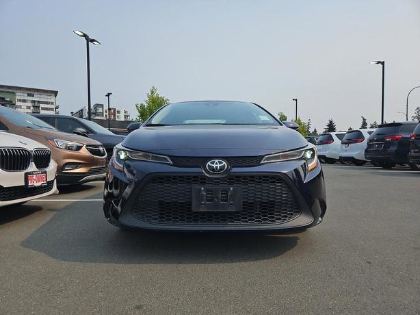 2022 Toyota Corolla LE CVT | Front Collision Mitigation | Bluetooth Connectivity image 2