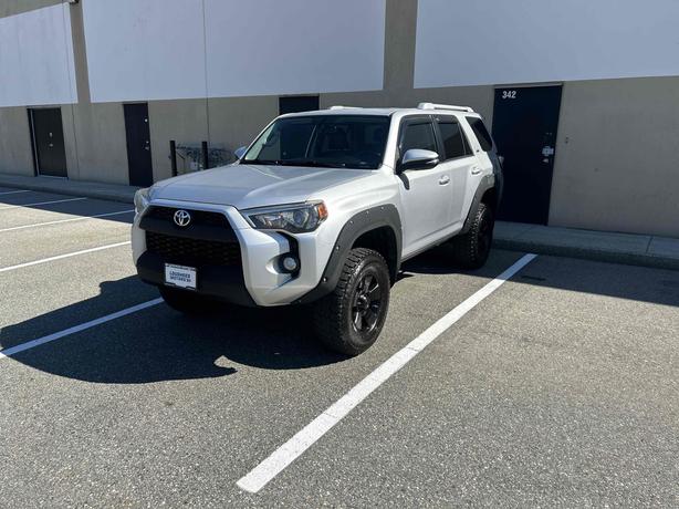 2015 Toyota 4Runner image 3