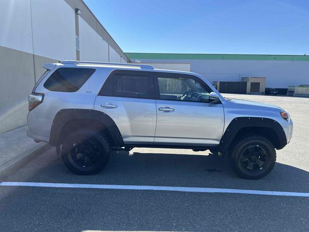 2015 Toyota 4Runner image 5