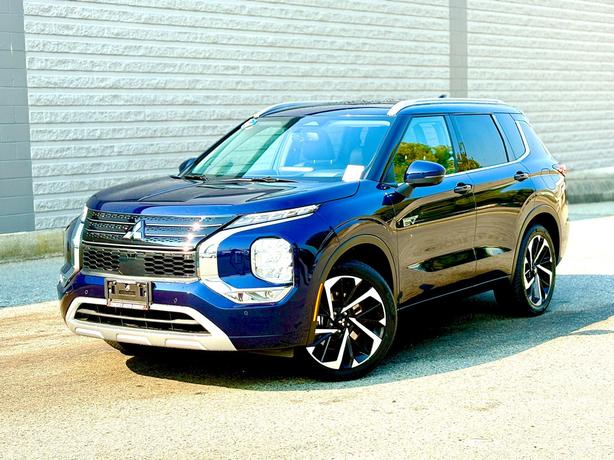 2024 Mitsubishi Outlander PHEV image 1