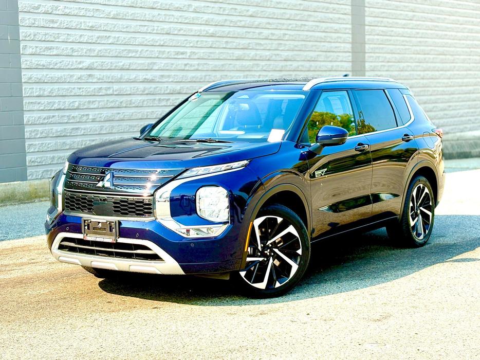 2024 Mitsubishi Outlander PHEV display photo