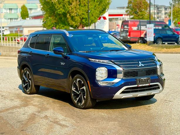 2024 Mitsubishi Outlander PHEV image 3