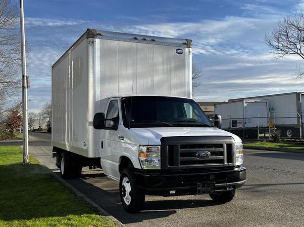 2019 Ford Econoline E450 16 Foot Cube Van With ramp image 2