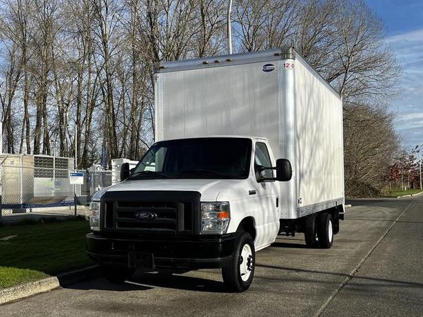 2019 Ford Econoline E450 16 Foot Cube Van With ramp image 4
