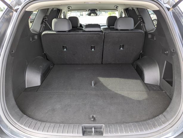 2021 Hyundai Santa Fe Preferred - No Accidents, AWD, Heated Seats image 8
