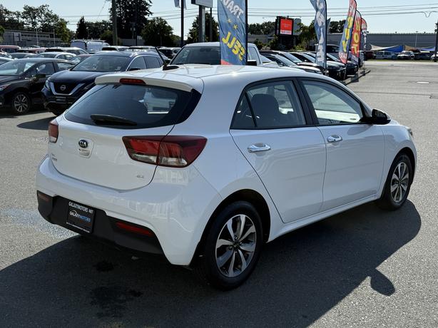 2021 Kia Rio 5-door Exterior Parking Camera Rear & Heated Seats image 6