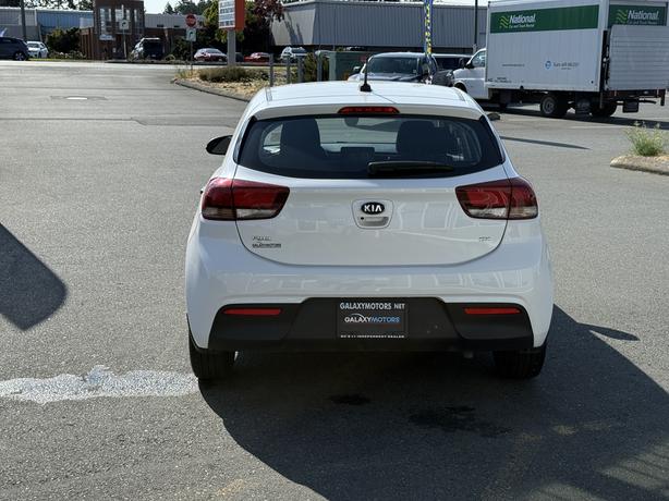 2021 Kia Rio 5-door Exterior Parking Camera Rear & Heated Seats image 7