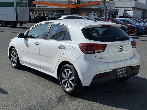 2021 Kia Rio 5-door Exterior Parking Camera Rear & Heated Seats image 8