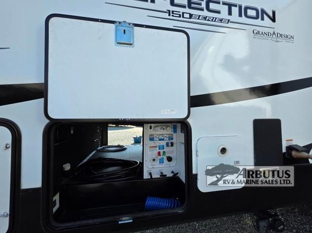 Used 2022 Grand Design Reflection 150 Series 295RL image 3
