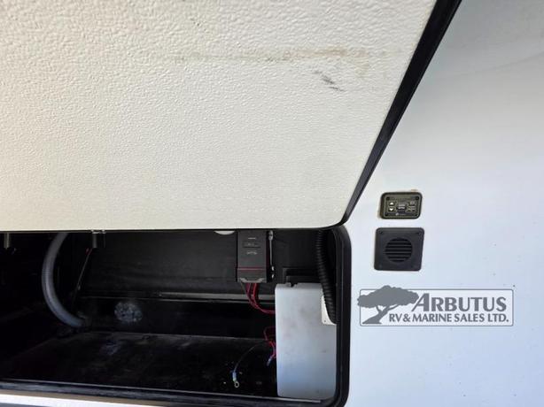Used 2022 Grand Design Reflection 150 Series 295RL image 4