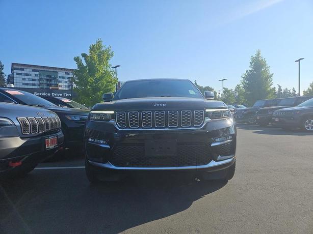 2022 Jeep Grand Cherokee Summit image 2