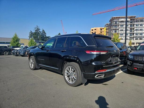 2022 Jeep Grand Cherokee Summit image 4
