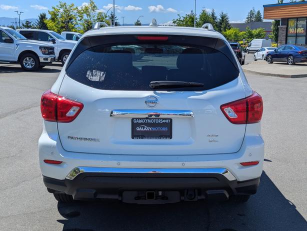 2020 Nissan Pathfinder SL - 4x4, No Accidents, Navigation, Sunroof image 7