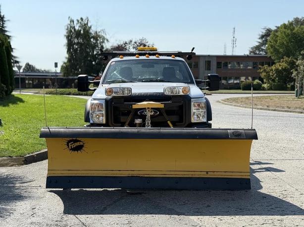 2011 Ford F-550 Dually Diesel 4X4 13-Foot Flat Deck Plow & Sander Truck image 3