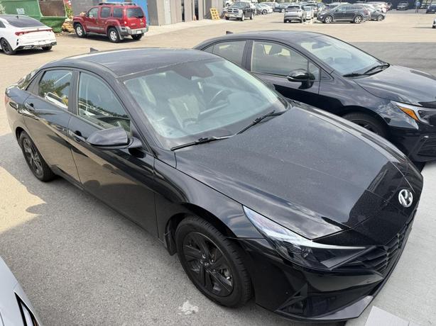 2021 Hyundai Elantra Preferred image 1