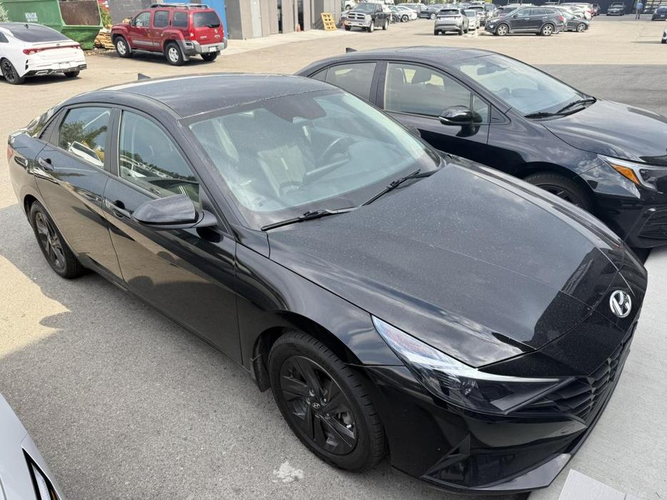 2021 Hyundai Elantra Preferred display photo