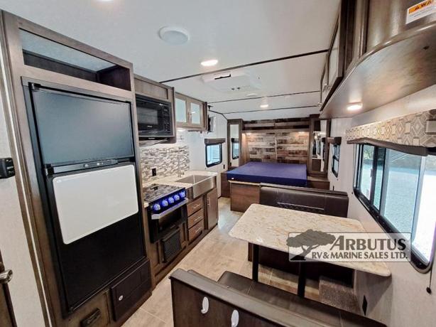 Used 2020 Dutchmen RV Aspen Trail 1900RB image 5