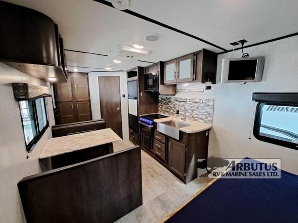 Used 2020 Dutchmen RV Aspen Trail 1900RB image 7